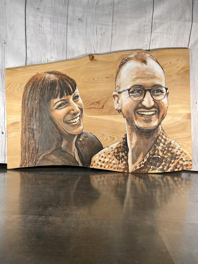 Gravure et peinture sur bois. Cadeau de mariage original sur mesure et fait main d'après photo