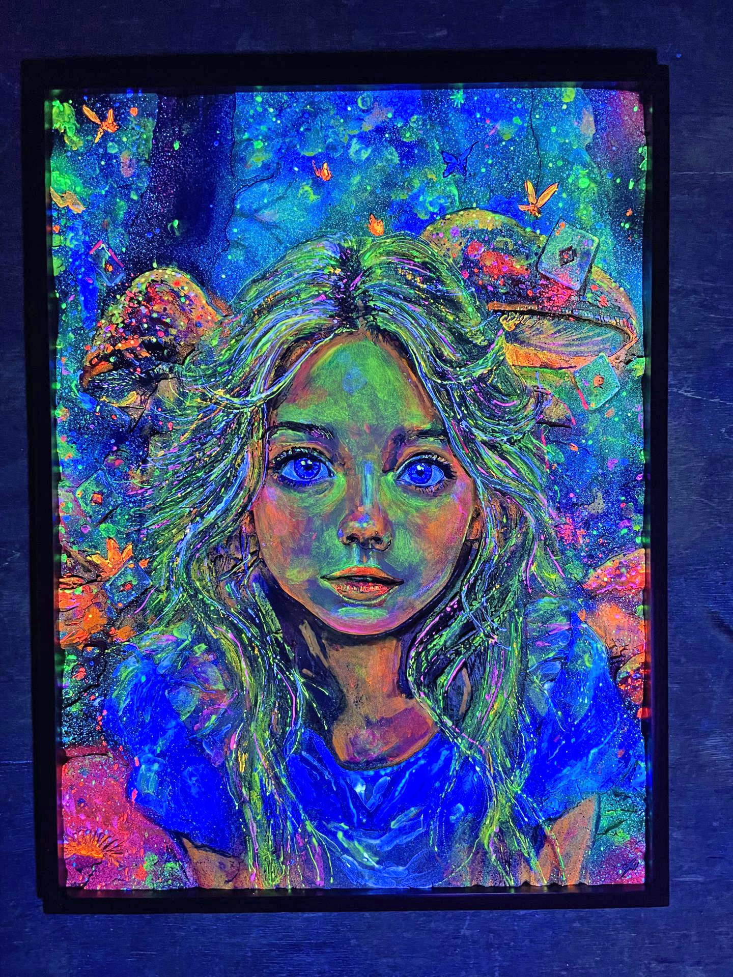 Alice au pays des merveilles : Gravure et peinture Fluo UV sur bois 16 img 6199